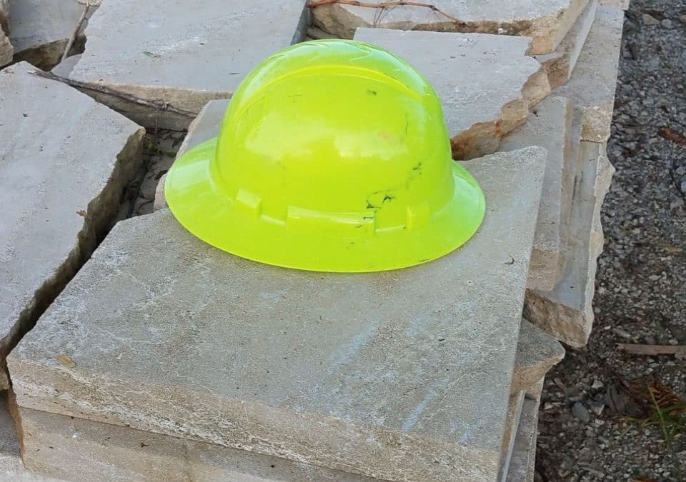 Kansas Creme 2″ Sawn Flagstone